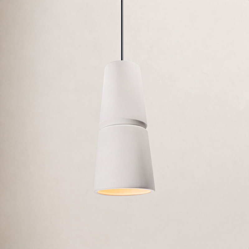 Luminaire suspendu conique à 1 lumière Logan, H 18 po x l 8 po x P 8 po, Bisque, Nickel brossé