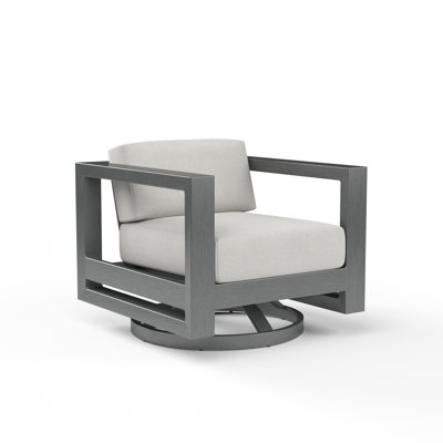 Chaise de patio pivotante avec coussins Sunbrella Georgie