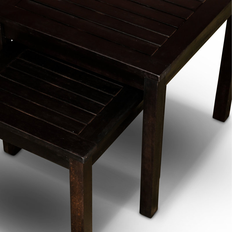 Tables gigognes en eucalyptus - offrent un espace supplémentaire à l'extérieur pour 2 tables, ajoutant de la beauté à l'extérieur