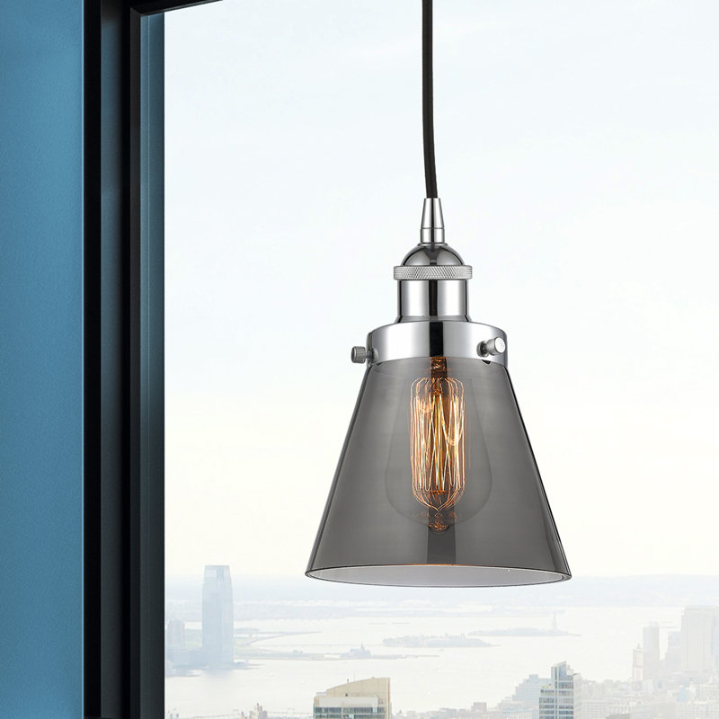 Mini-luminaire suspendu 1 lumière Cone, Gris, H 9,5 po x l 6,25 po x P 6,25 po, Chrome poli