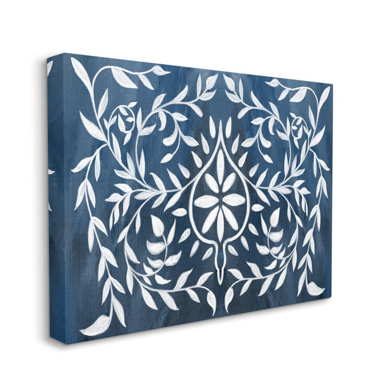 «Blue White Leaf Gilding Motif» par Daphne Polselli - reproduction d'art, Toile tendue, H 24 po x l 30 po
