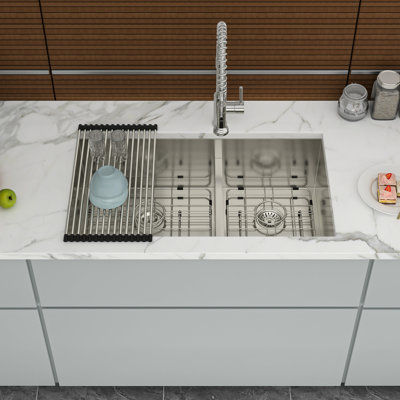 Évier de cuisine encastré à double cuve 60/40 de calibre 16 x 28 po, deux cuves profondes de 10 po, bonde arrière de 3,5 po, rainures en X pour une circulation d'eau douce, tampons d'insonorisation de 3 m, jet de condensation, paquet contenant du séchage