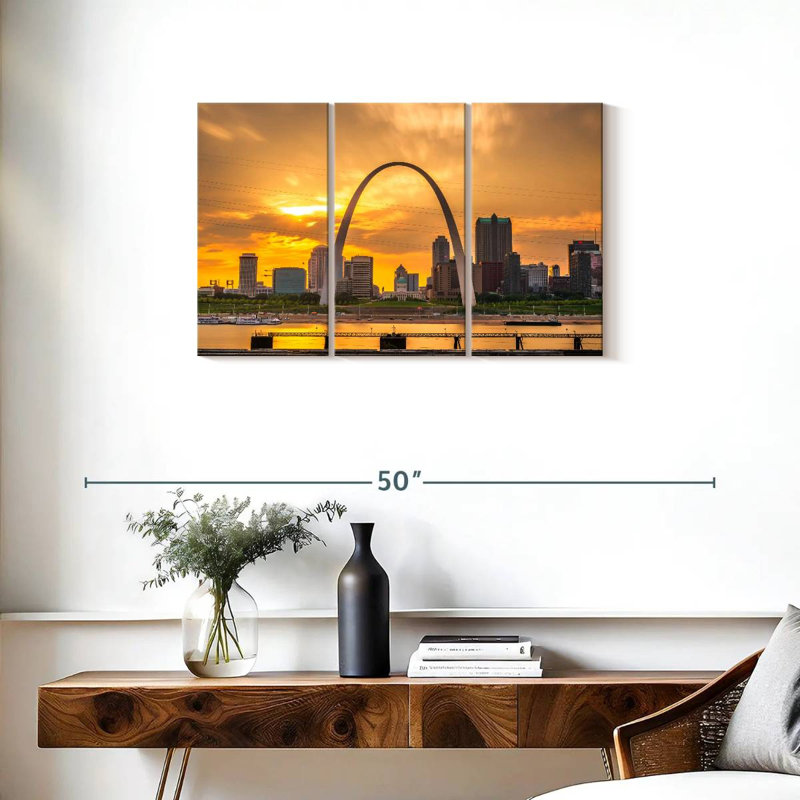 Sebbie Saint Louis, 20" H x 33" W
