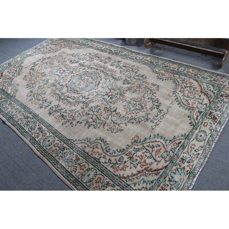 Tapis turc tissé à la main de conception classique, parfait pour rehausser le décor de votre salon ou de votre chambre à coucher