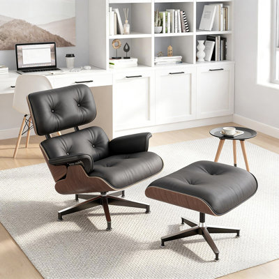 Chaise longue et repose-pieds en cuir PU de style Mid-Century, structure en noyer massif et piètement robuste en alliage d'aluminium, pour salon.