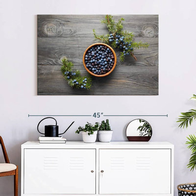 Yarlin Bowl Of Juniper Berries