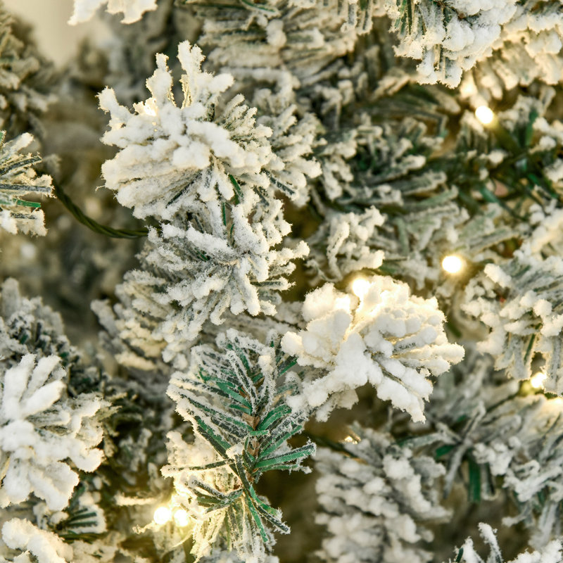 Arbre de Noël artificiel blanc effilé 7 pi 6 po avec 350 lumières DEL