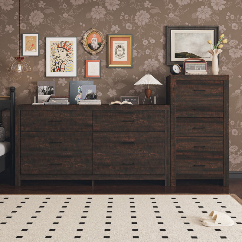 Ensemble de chambre à coucher avec commode haute et commode, Brun