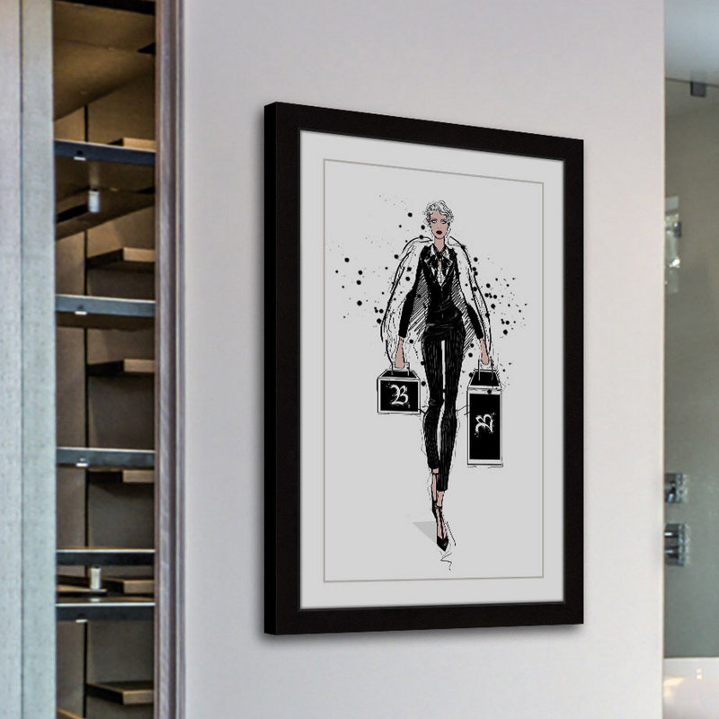 «Queen Bae» par Loretta So - impression encadrée sur papier, H 36 po x l 24 po x 1,5 po