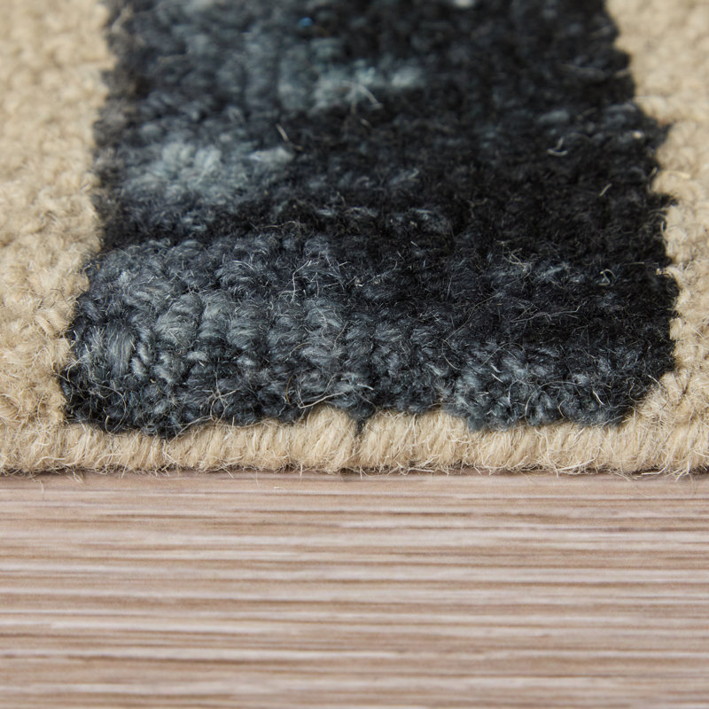 Tapis noir / ivoire en laine touffeté à la main à motif géométrique Maranda, Rectangle 3 pi 6 po x 5 pi 6 po
