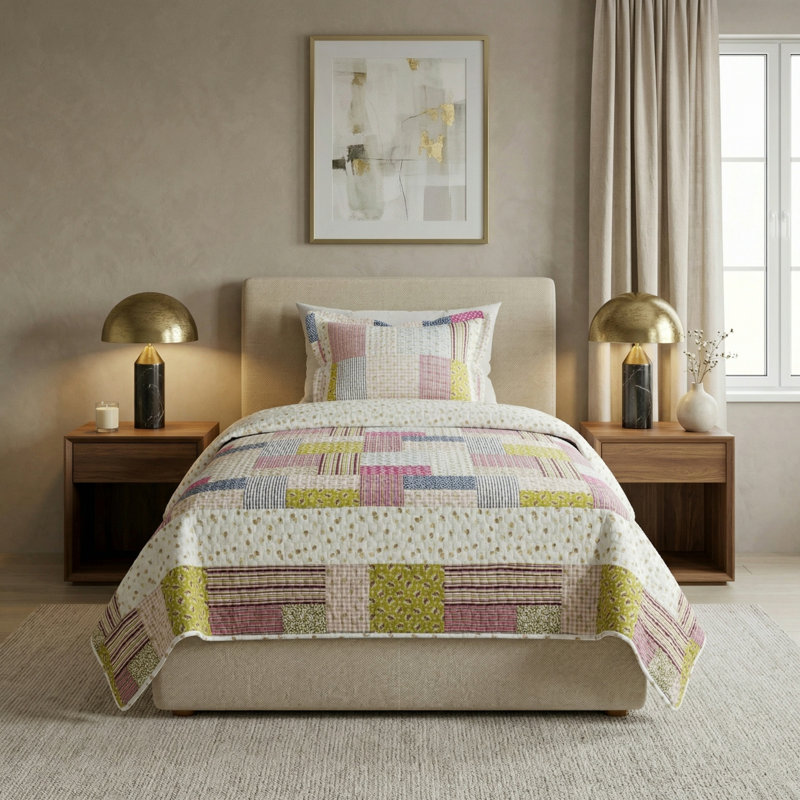 Savannah Classic Patchwork Quilt Set with Pillow Sham/s - Machine Washable Lightweight Bedding, Twin