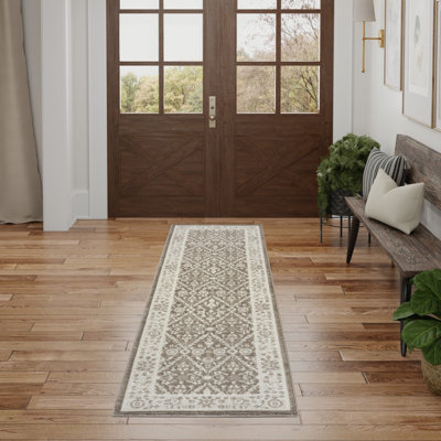 Tapis ivoire ivoire Charlton Home® Dionigia