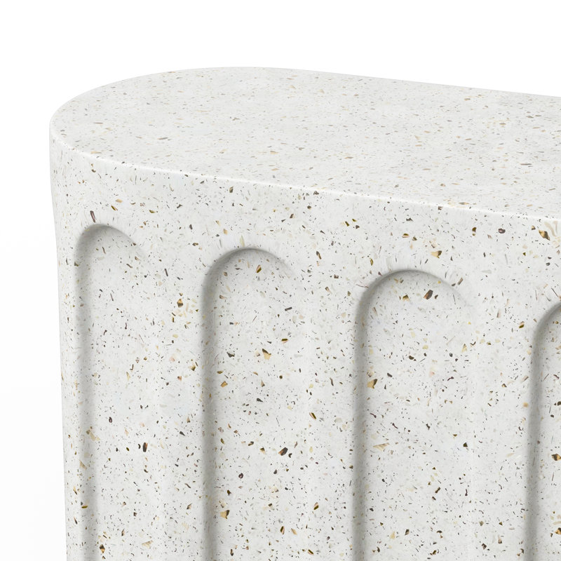 Vicky Bench, Ivory