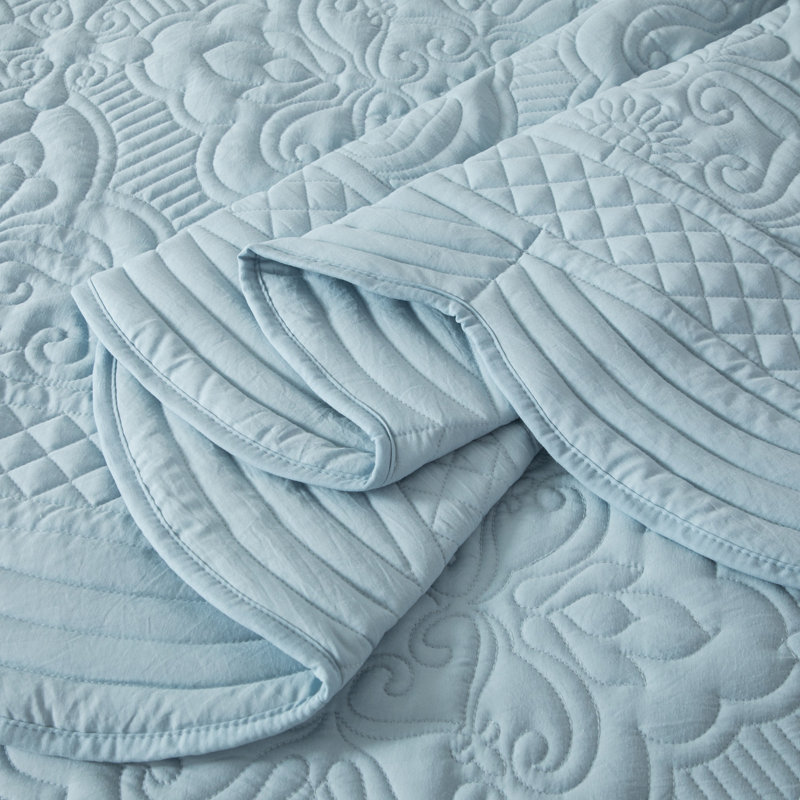 Washed Embroidered Microfiber Damask Medallion Quilt Set Lightweight Traditional Bedspread Set | OEKO-TEX Certified, Blue
