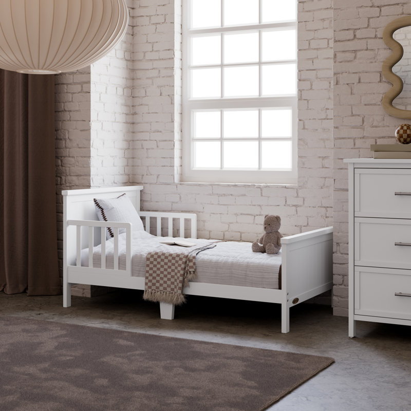 Bailey Toddler Bed with Guardrails, White