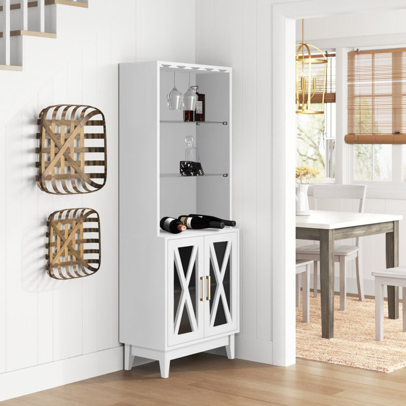 Bar Eckero, Blanc