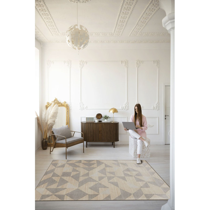 Tapis décoratif beige à motif géométrique triangulaire à motif géométrique moderne, Rectangle 3 pi 11 po x 5 pi 11 po
