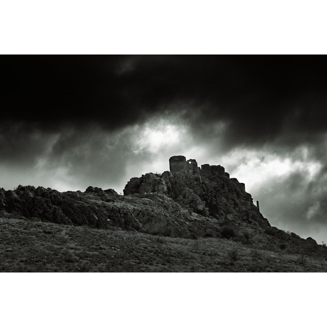 Castle Black von Duncan - Kunstdrucke auf Leinwand