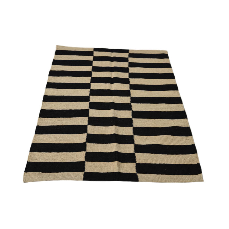 Tapis noir et blanc Ohlson