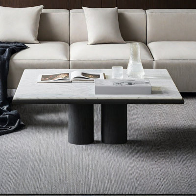 Table basse légère et luxueuse