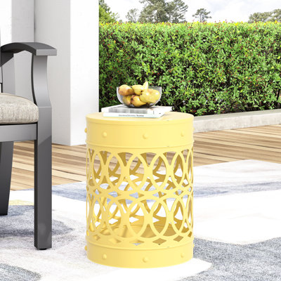 Table d'appoint extérieure en métal - Grande, jaune, construction minimaliste en fer découpé, fer thermolaqué, aucun assemblage requis, grand plateau latéral.