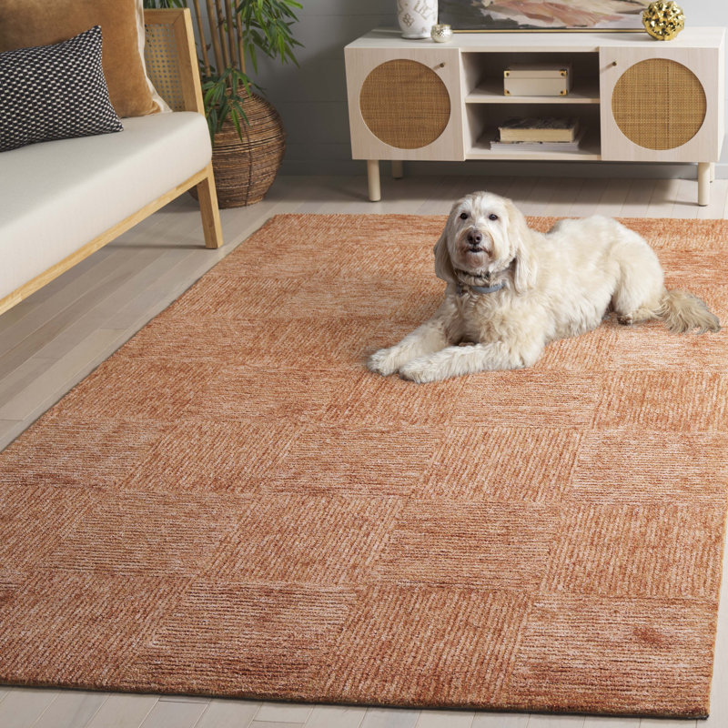Soho 182 Hand Tufted Viscose/Wool Geometric Rug in Rust, Rectangle 5' x 8'