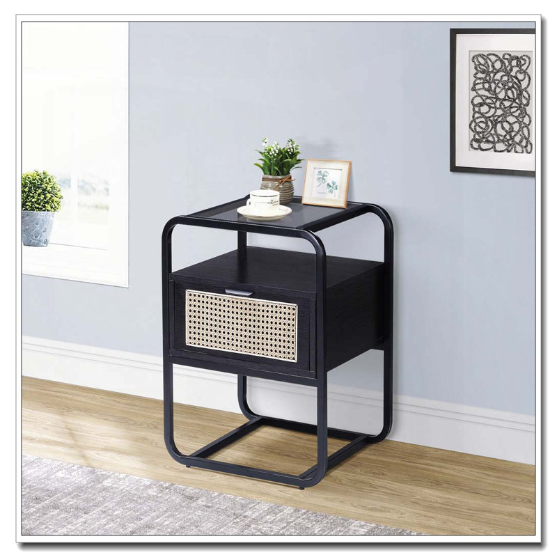 Table d'appoint noire avec plateau en verre