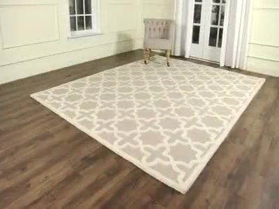 Light Green and Ivory Hand-Tufted Wool 4' x 6' Rug