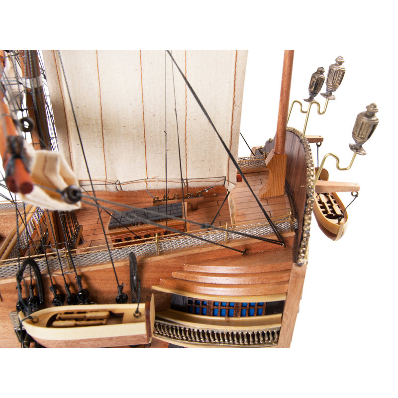 Ultimate HMS Victory Combo: A Model Ship and Classic Hat