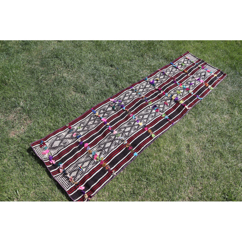Authentique tapis turc Kilim avec un design rétro idéal pour le couloir et la décoration intérieure