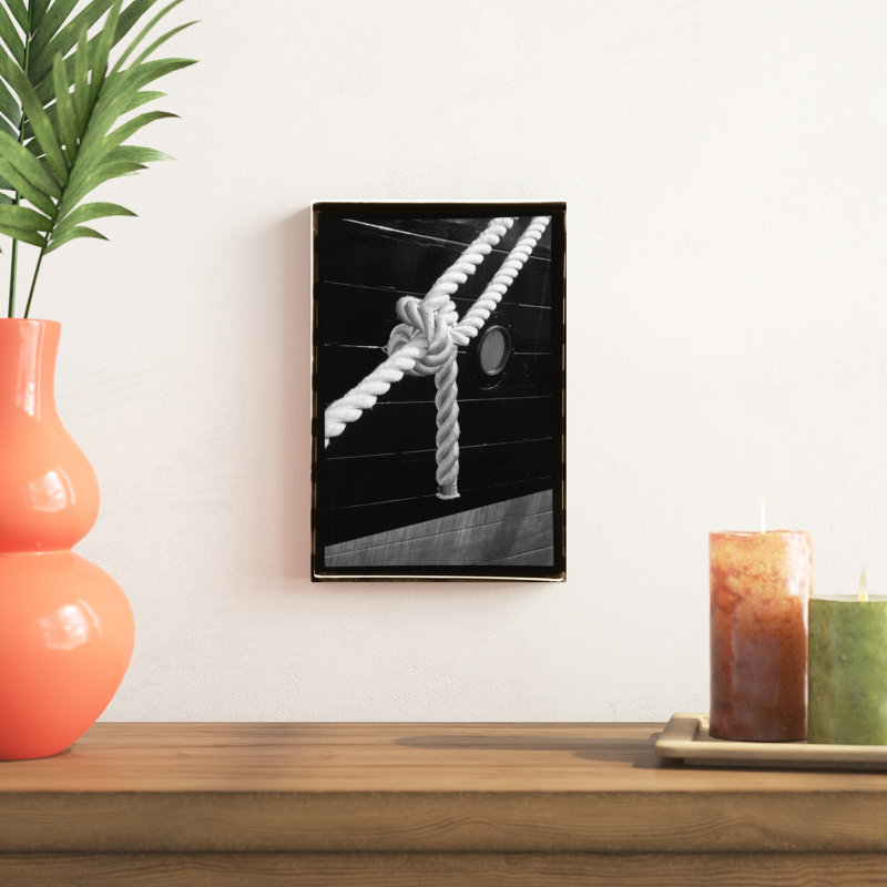 «Secure Harbor», photographie sur toile, H 12 po x l 8 po