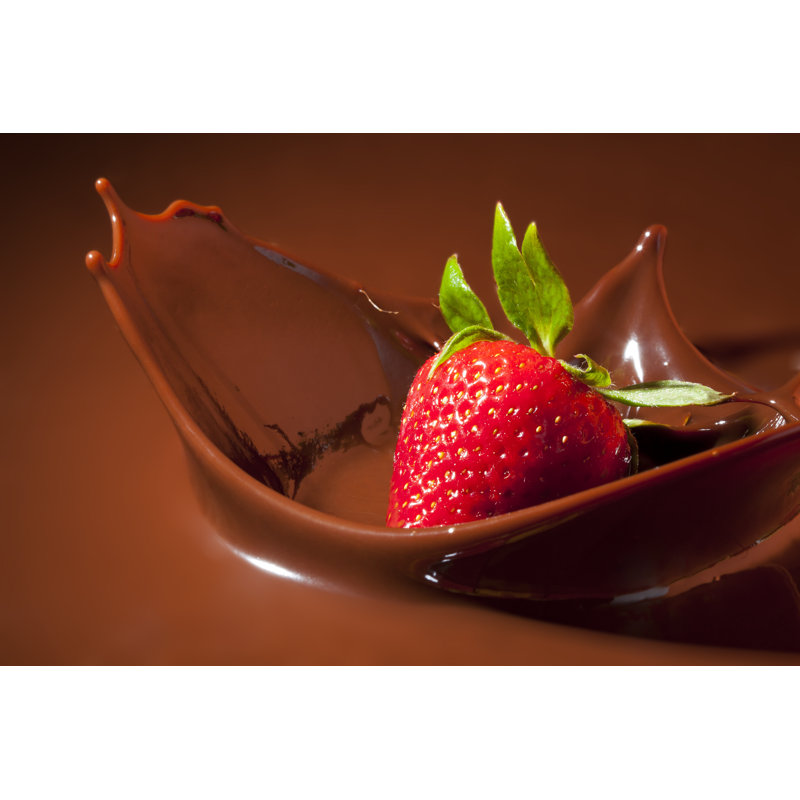 Fraise éclaboussant de chocolat, H 12 po x l 18 po