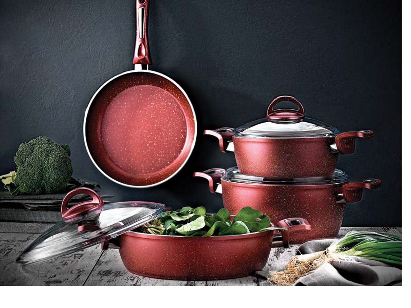 Nesting 11 Pc Nonstick Cookware Set - Red