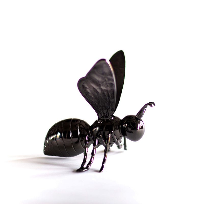 Queen Bee, Black Nickel