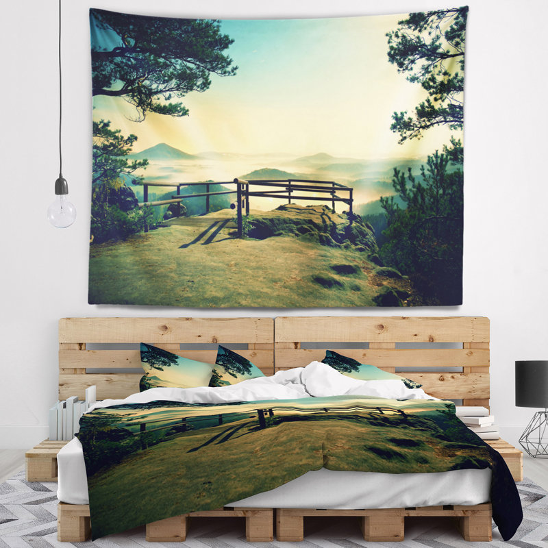Tapisserie de l’automne minuit plein de polyester avec accessoires suspendus inclus, H 32 po x l 39 po