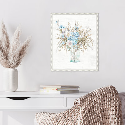 Fleurs bleues dans un vase en verre par Patricia Pinto