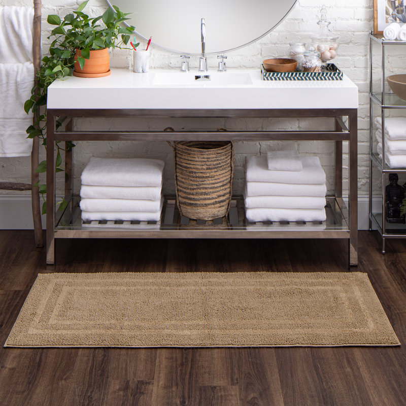 Tapis de bain lavable à la machine Kail, L 27 po x L 45 po, Taupe