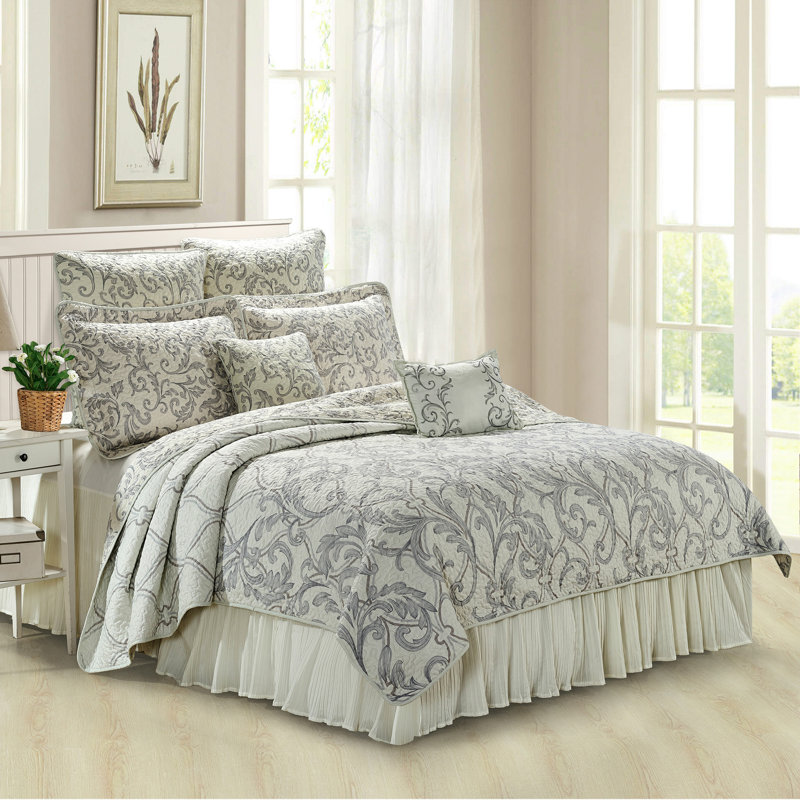 Polyester Damask Coverlet with Pillow Shams Included, Oversize King Coverlet + 4 Shams + 2 Throw Pillows, Marisol