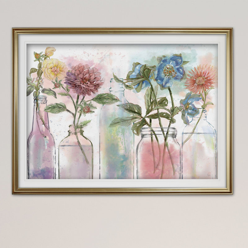 « Vintage Bottle Collection » - impression sur toile, Impression encadrée, H 28 po x l 38 po, Doré