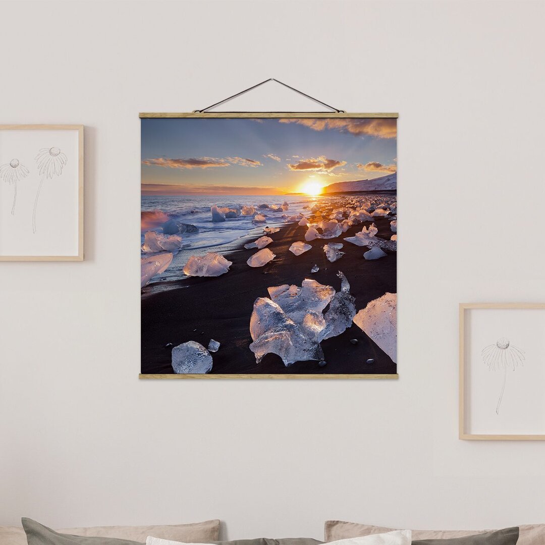 Stoffbild Mit Posterleisten - Eisbrocken Am Strand Island - Quadrat 1:1