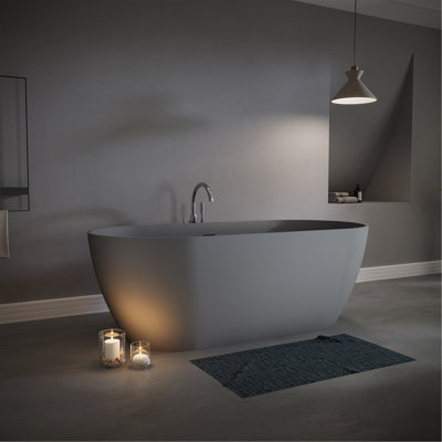 Baignoire de trempage autoportante en résine de pierre 63 po avec trop-plein et bonde escamotable de 63 po pour salle de bain contemporaine, gris mat