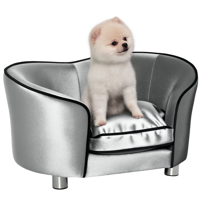Nashua Polyester Pet Bed, Small (69" W x 49" D x 38" H)