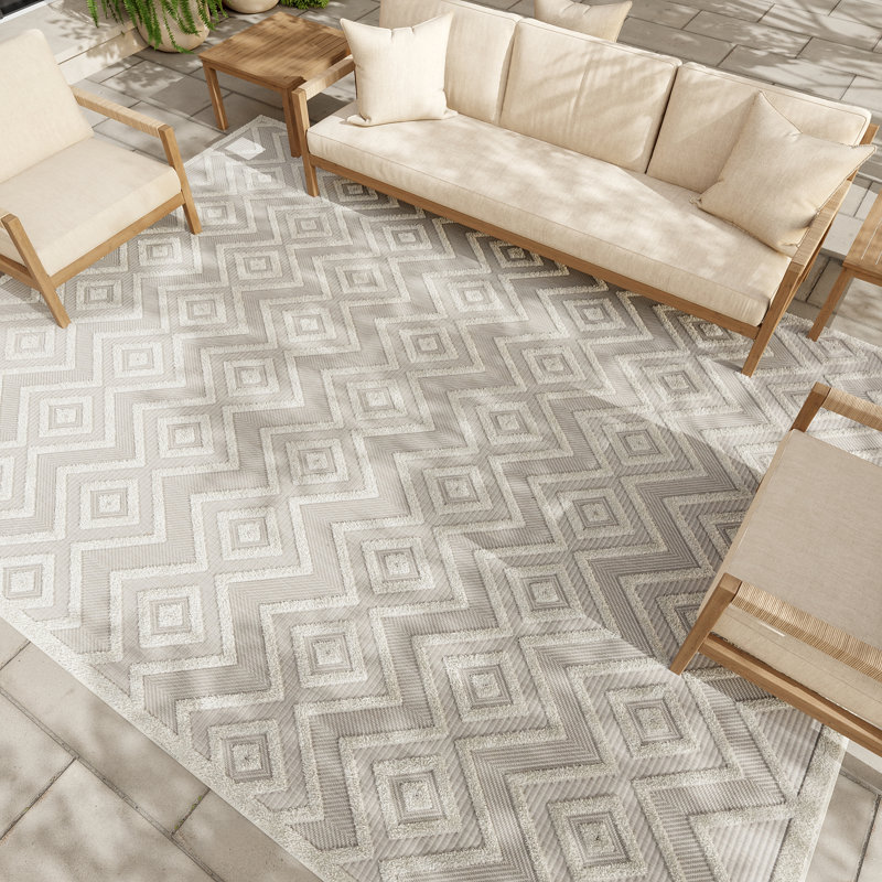 Foundry Select Versatile Diamond Ivory/White Indoor/Outdoor Area Rug, Round 8'