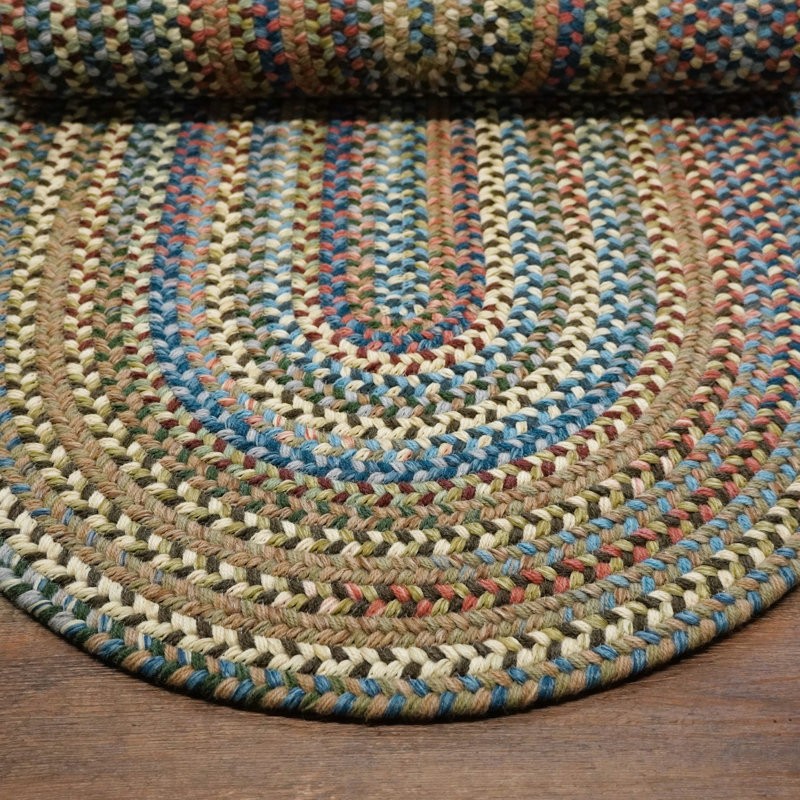Tapis réversible New England Braid, Ovale 1 pi 8 po x 2 pi 6 po