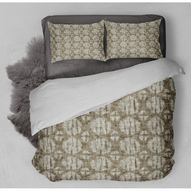Polyester Channel Geometric Shapes Comforter, Queen Comforter + 2 Standard Pillowcases