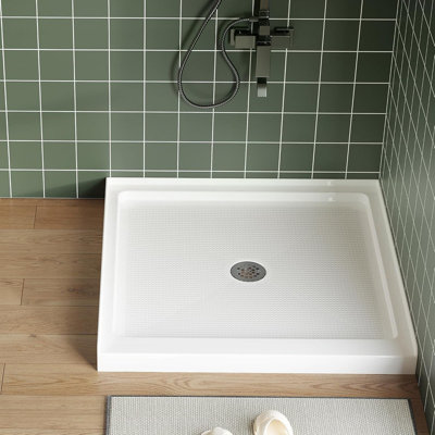 Bac de douche en PVC acrylique avec surface antidérapante, base de rétention d'eau à 3 côtés et options de drain pour la salle de bain en alcôve