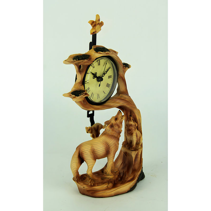 Horloge de foyer rustique en résine imitation bois représentant une famille de loups, avec un balancier en forme de chiot, hauteur 29 cm