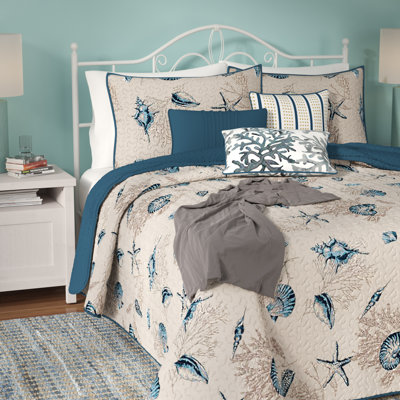 Bayside Quilt Set with Throw Pillows