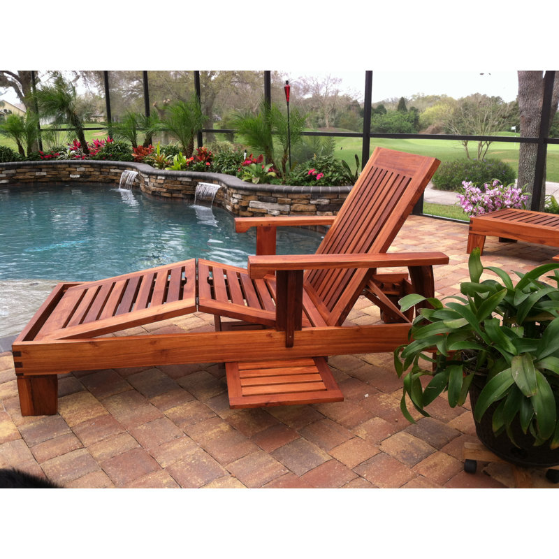 Chaise longue simple inclinable en teck de 80 po Mair