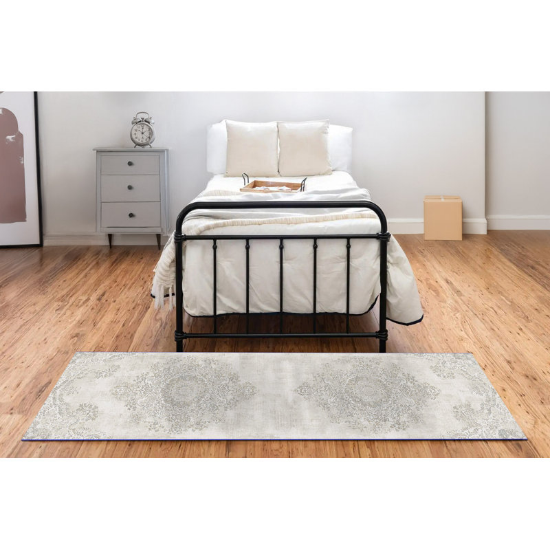 Felda Oriental Indoor Rug, Runner 2'2" x 7'7"